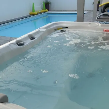 Nocleg ze śniadaniem Domaine De 3*